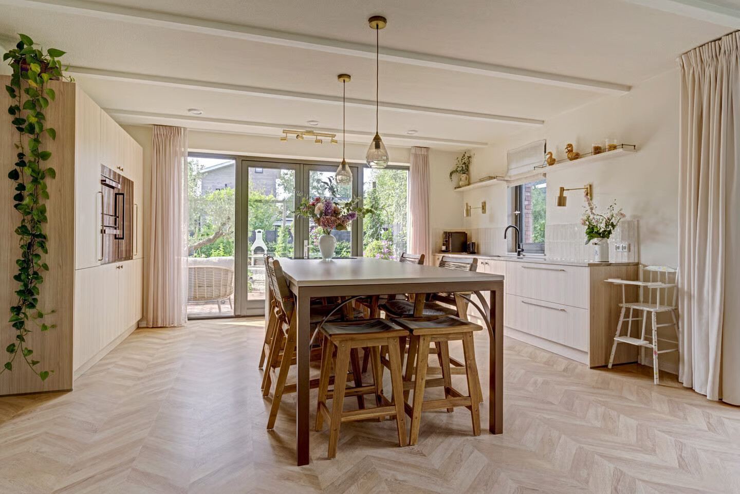 Hoekwoning te koop: Rijzenburg 2, Elst