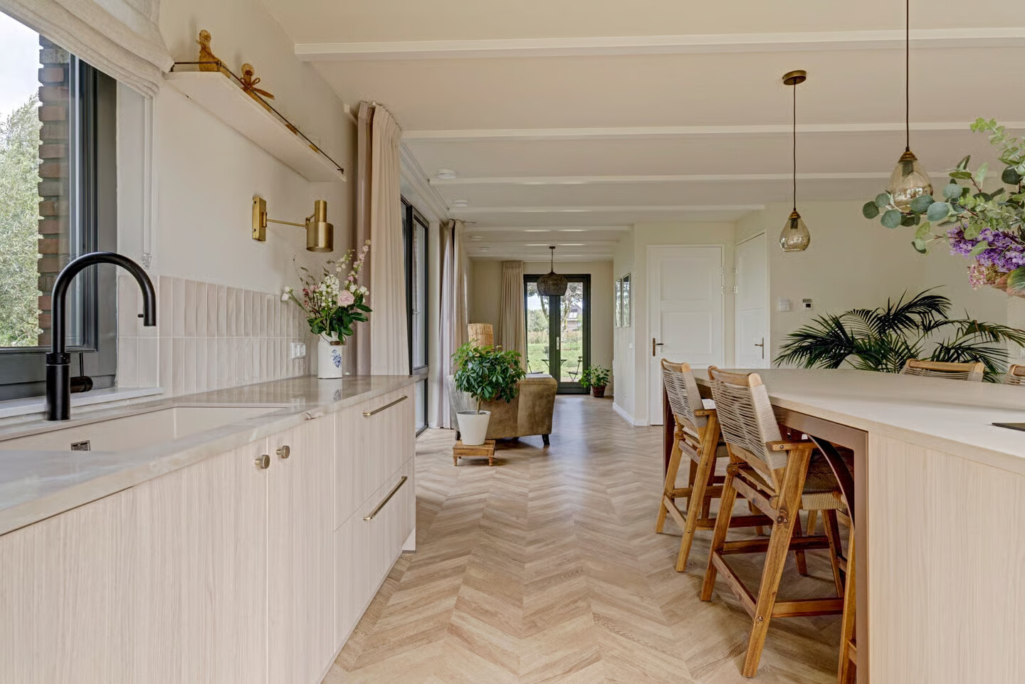Hoekwoning te koop: Rijzenburg 2, Elst