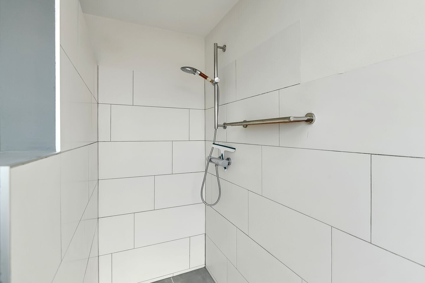 Tussenwoning te koop: Van der Duyn van Maasdamstraat 19, Elst
