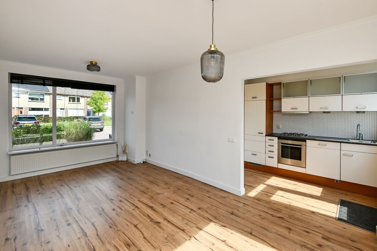 Tussenwoning te koop: Van der Duyn van Maasdamstraat 19, Elst