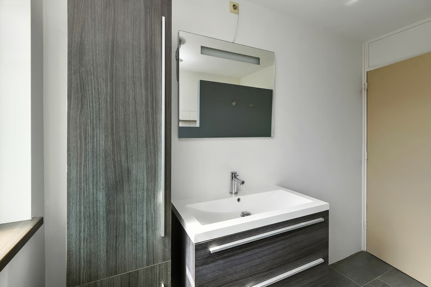 Tussenwoning te koop: Van der Duyn van Maasdamstraat 19, Elst