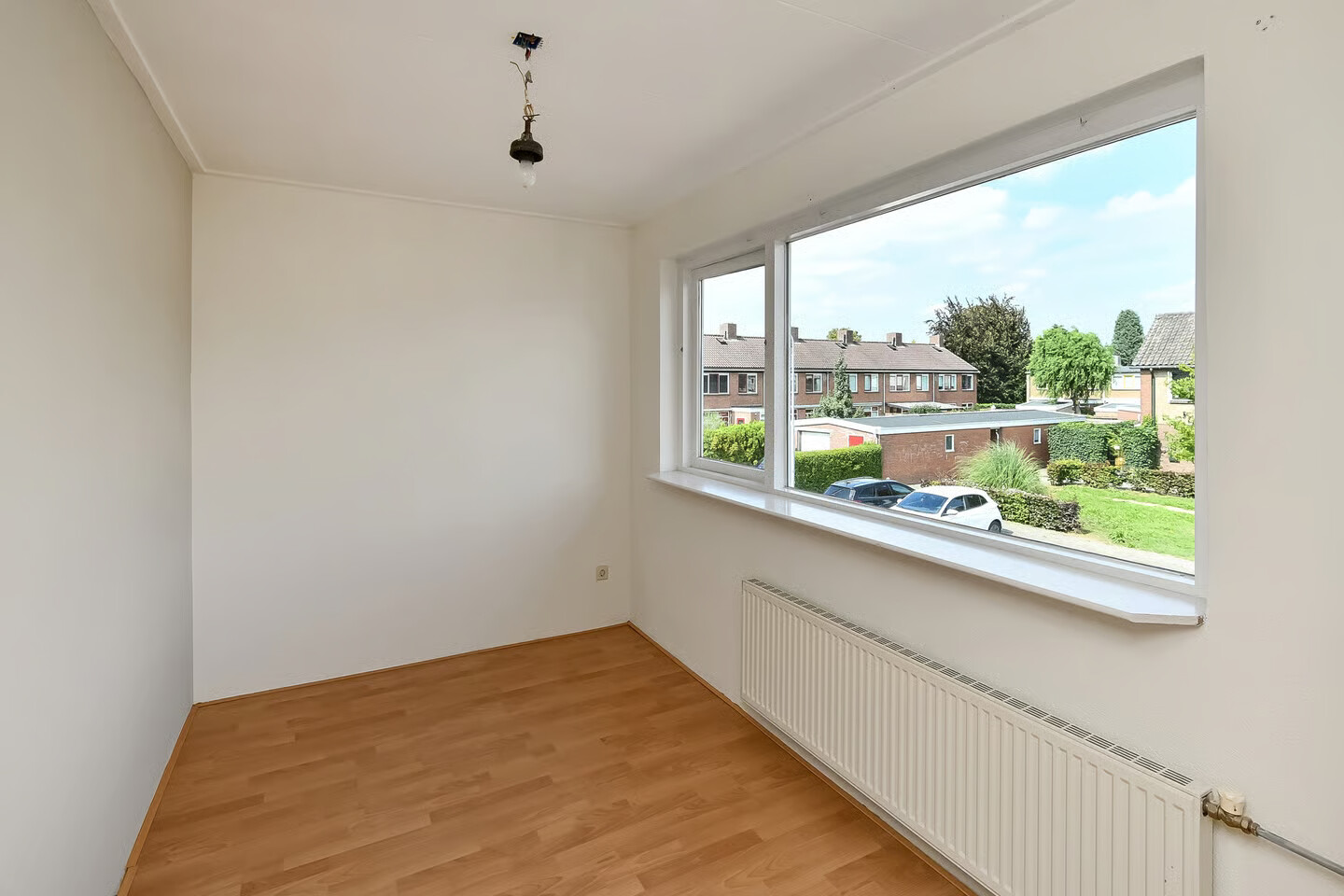 Tussenwoning te koop: Van der Duyn van Maasdamstraat 19, Elst