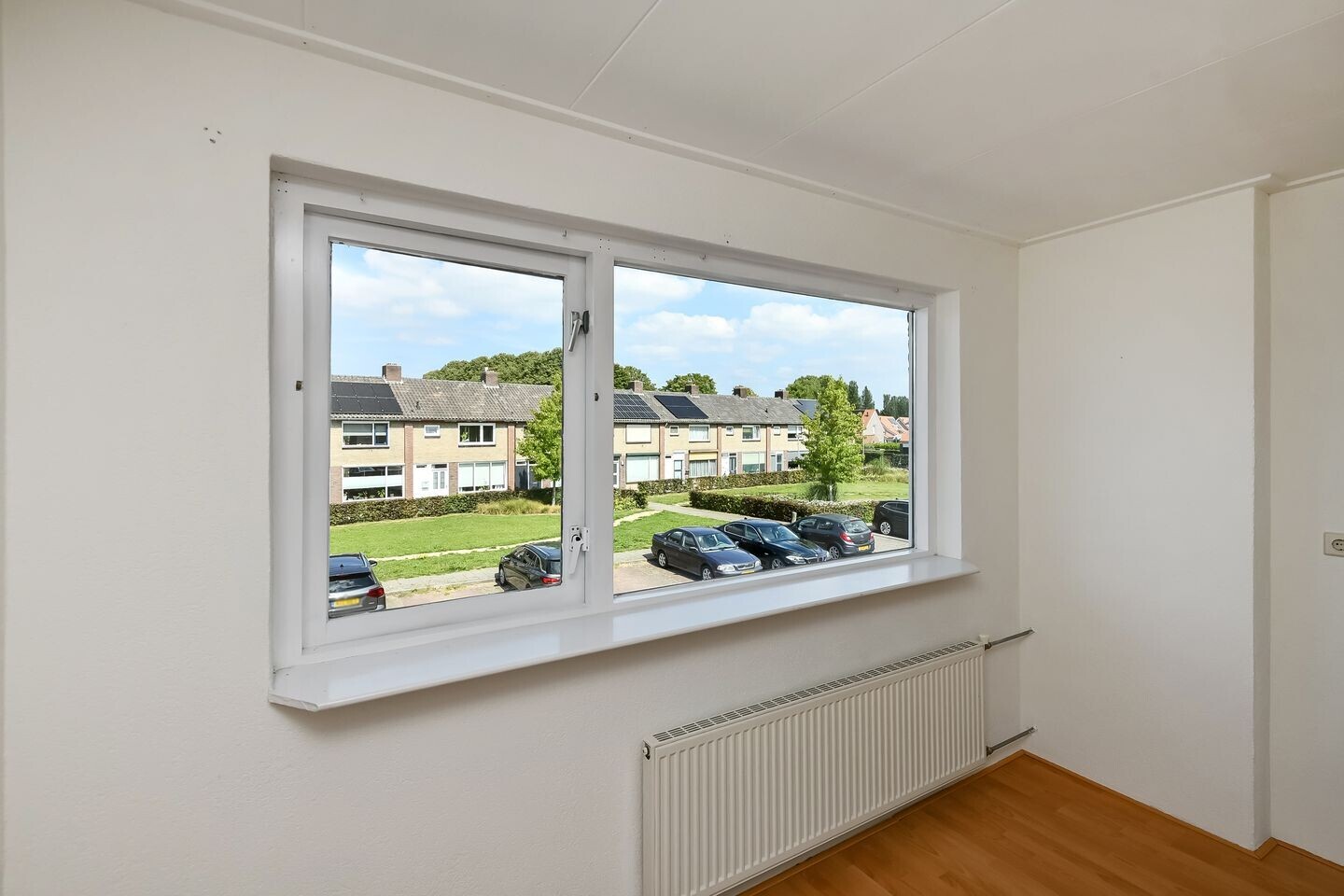 Tussenwoning te koop: Van der Duyn van Maasdamstraat 19, Elst