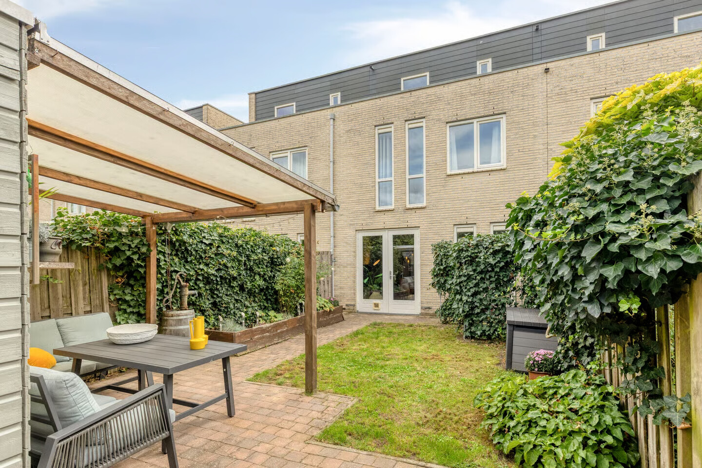 Tussenwoning te koop: Beatlesstraat 15, Lent