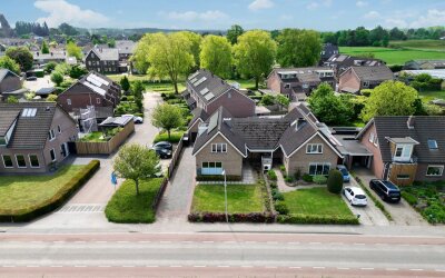 Oosterhouts. 77