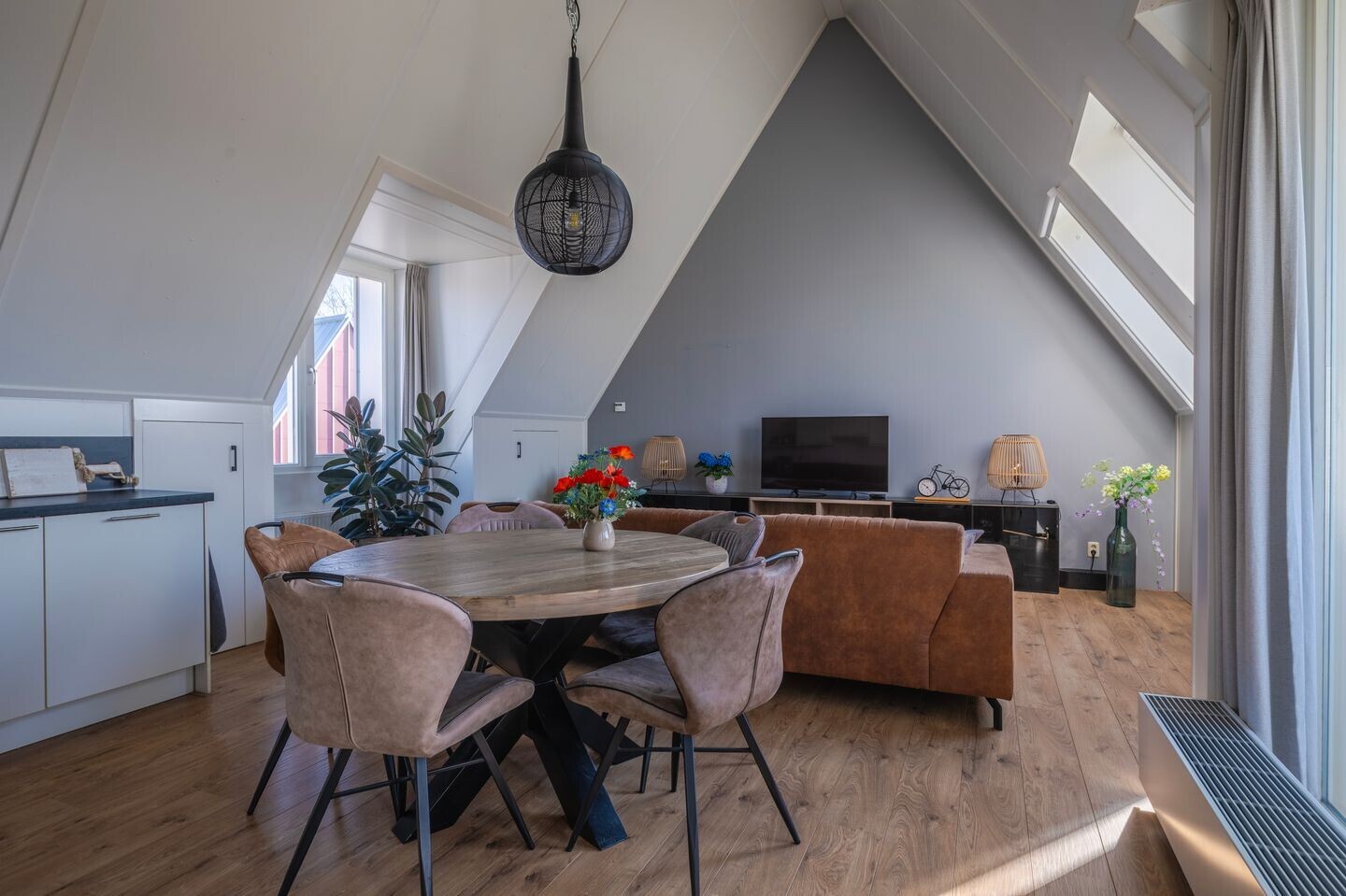 Appartement te koop: Nije Hof 11, Angeren