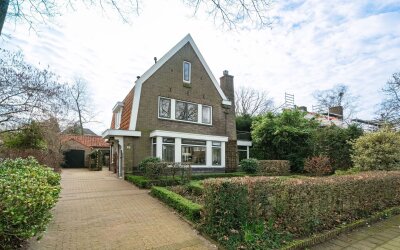 Englaan 16