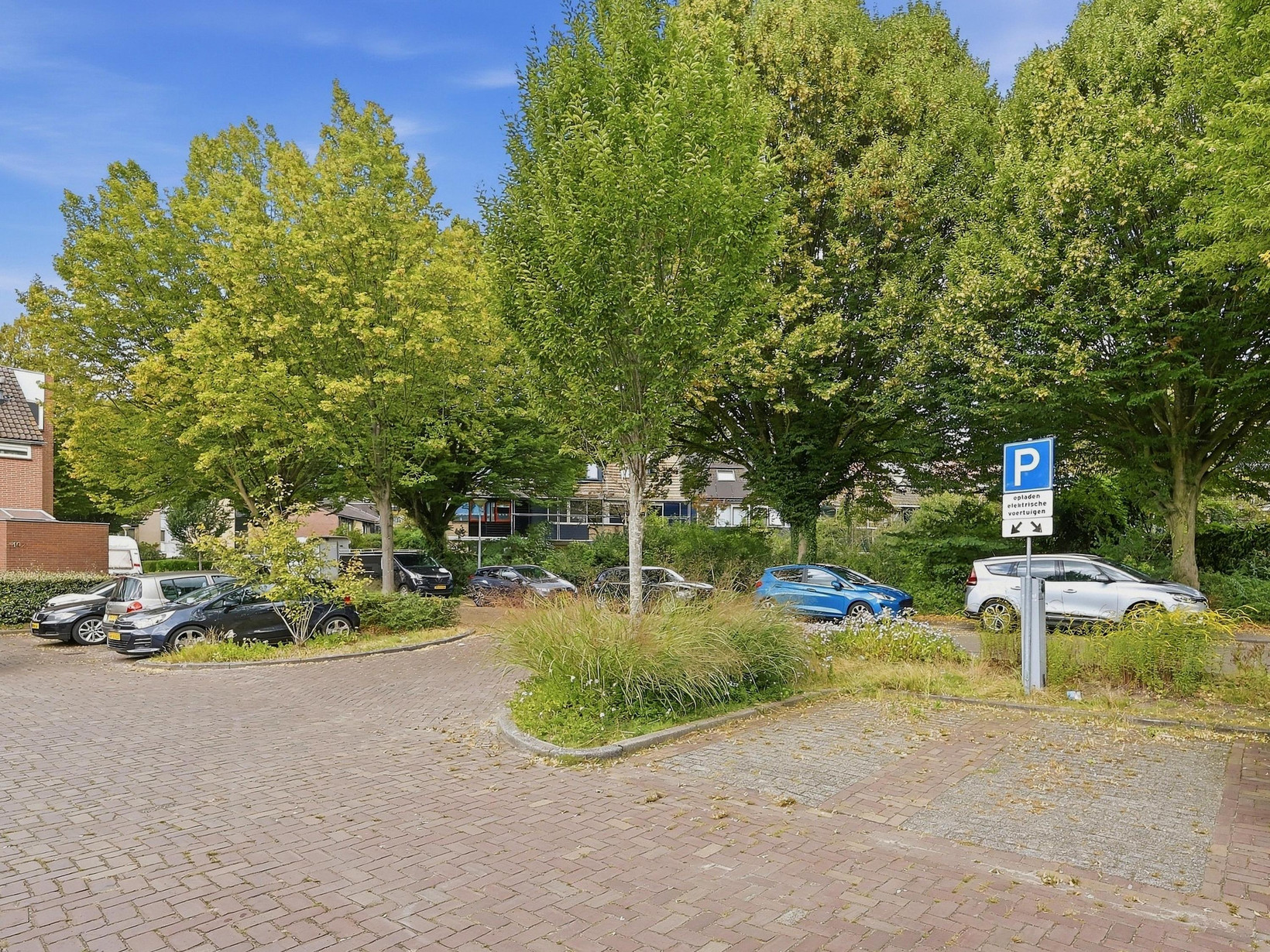 Tussenwoning te koop: Tarthorst 138, Wageningen