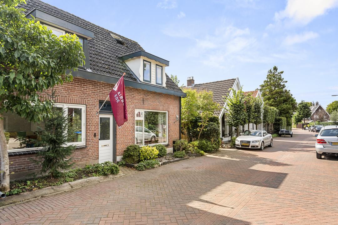 Hoekwoning te koop: Kampstraat 17, Ede