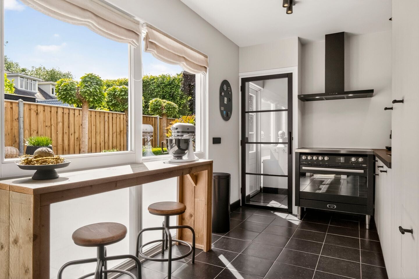 Hoekwoning te koop: De Ruyterstraat 33, Ede