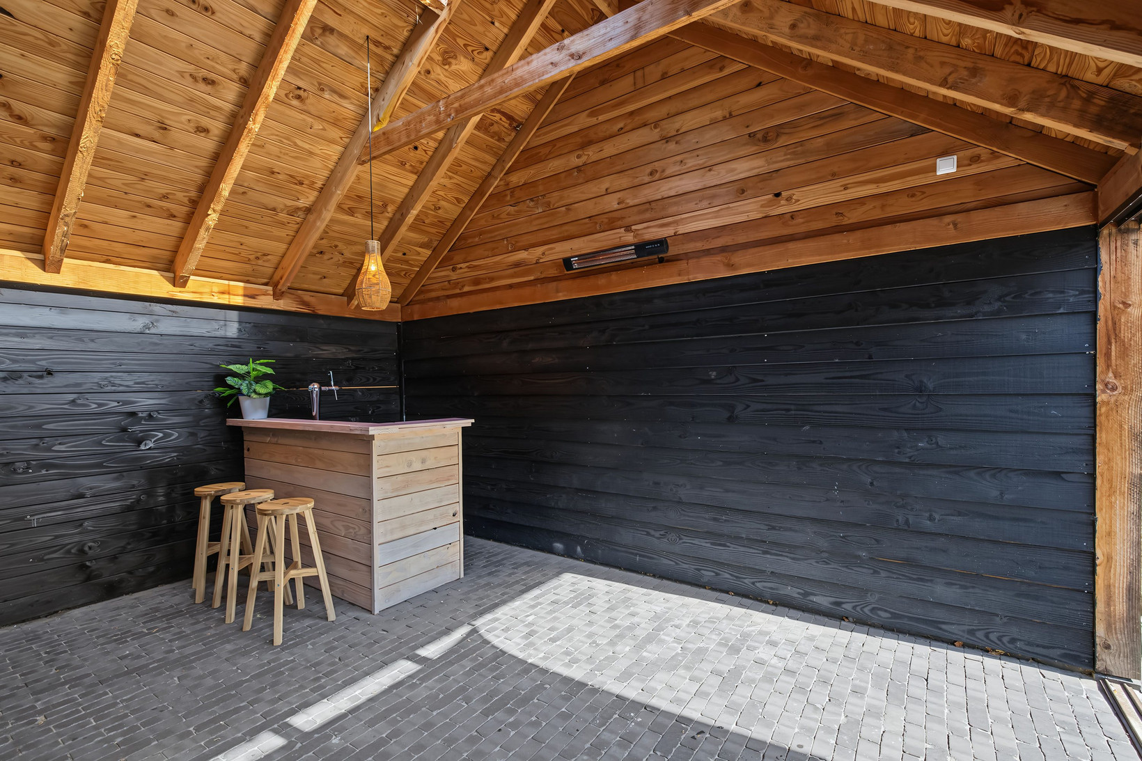 Tussenwoning te koop: Leeuweriklaan 28, Ede
