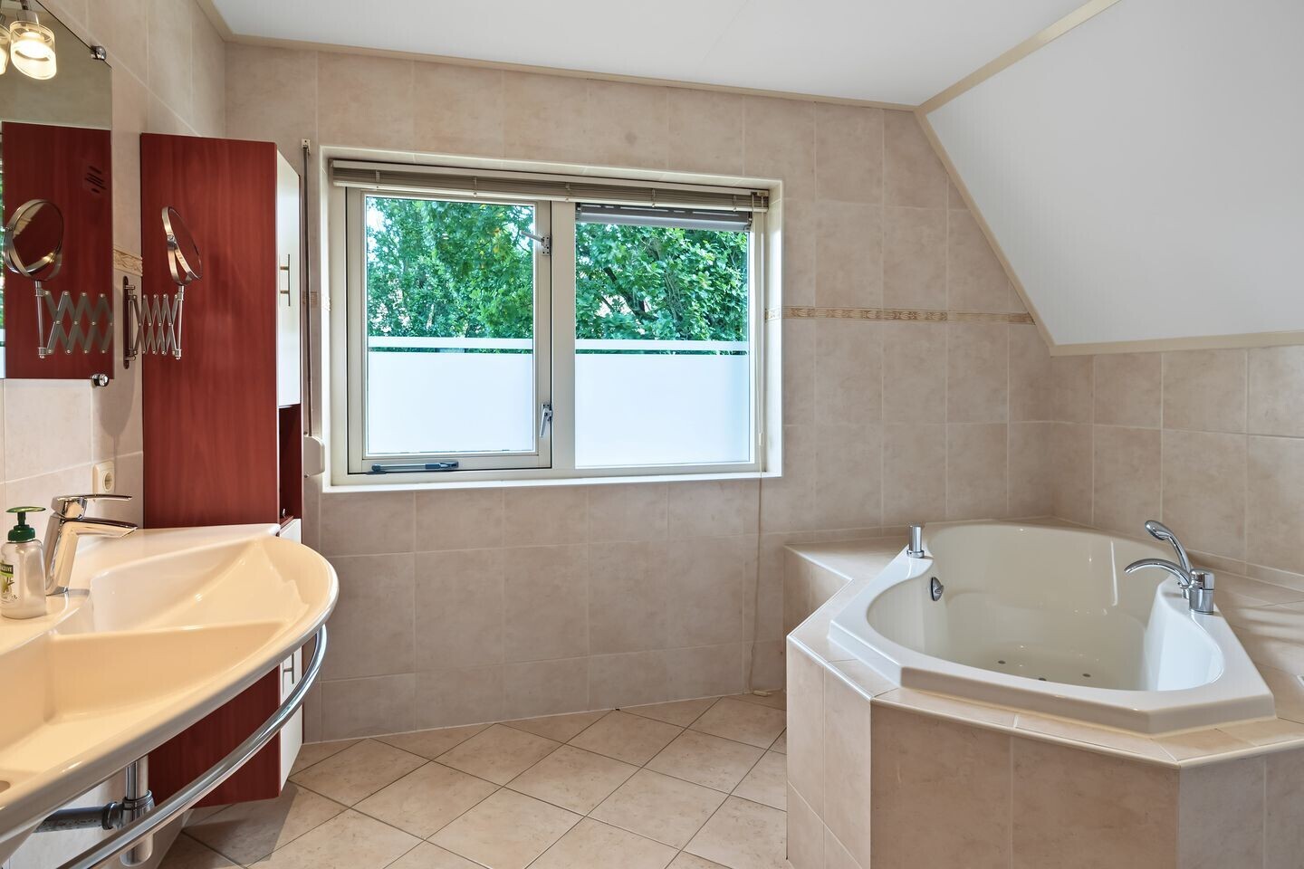Vrijstaande woning te koop: Hakselseweg 99, Ede