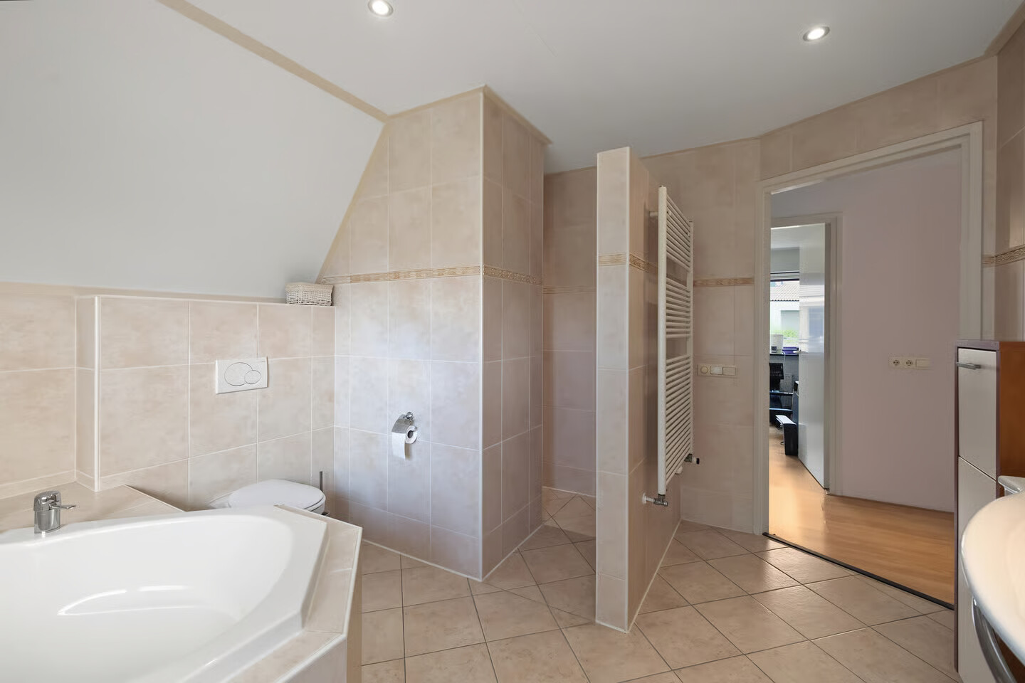 Vrijstaande woning te koop: Hakselseweg 99, Ede