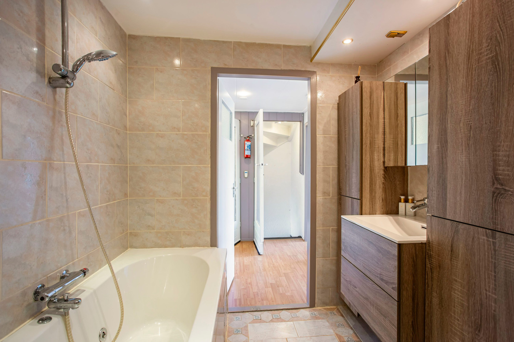 Tussenwoning te koop: Batenstein 18, Ede