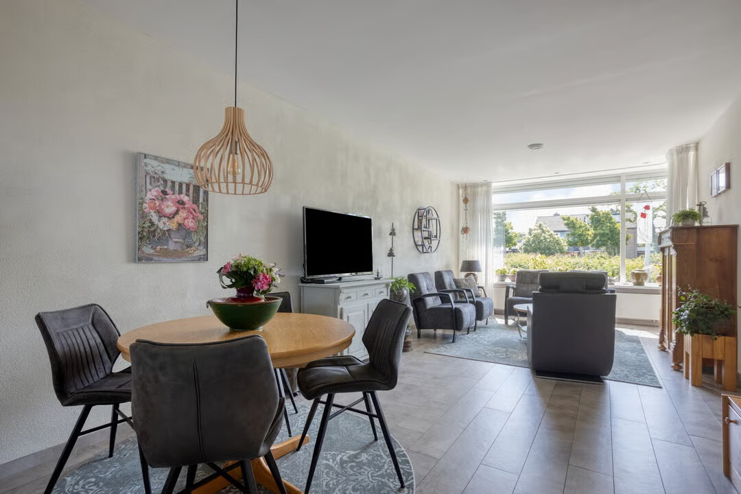 Tussenwoning te koop: Angerenstein 3, Ede