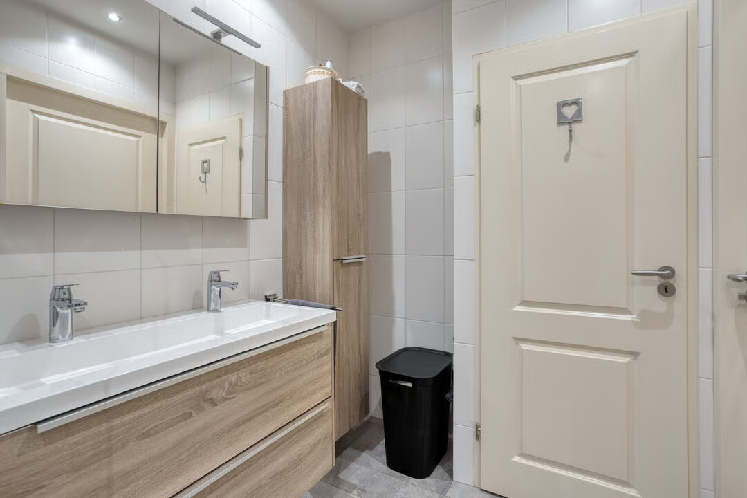 Tussenwoning te koop: Angerenstein 3, Ede