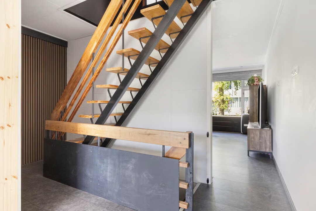Tussenwoning te koop: Langenhorst 21, Ede