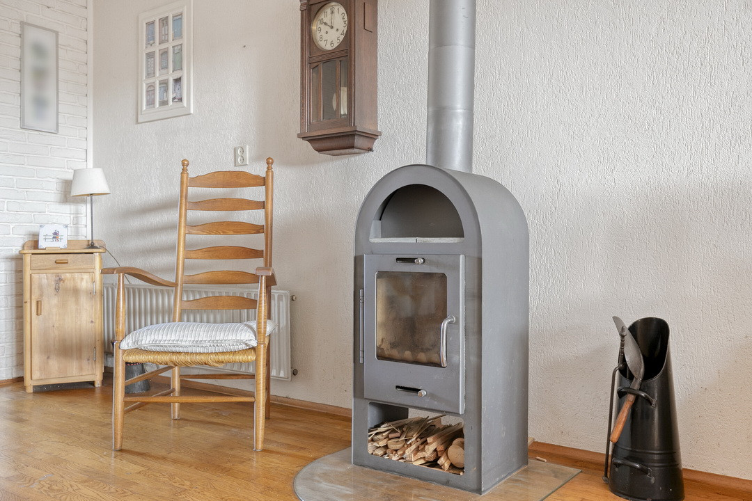 Tussenwoning te koop: Eeshof 6, Ede