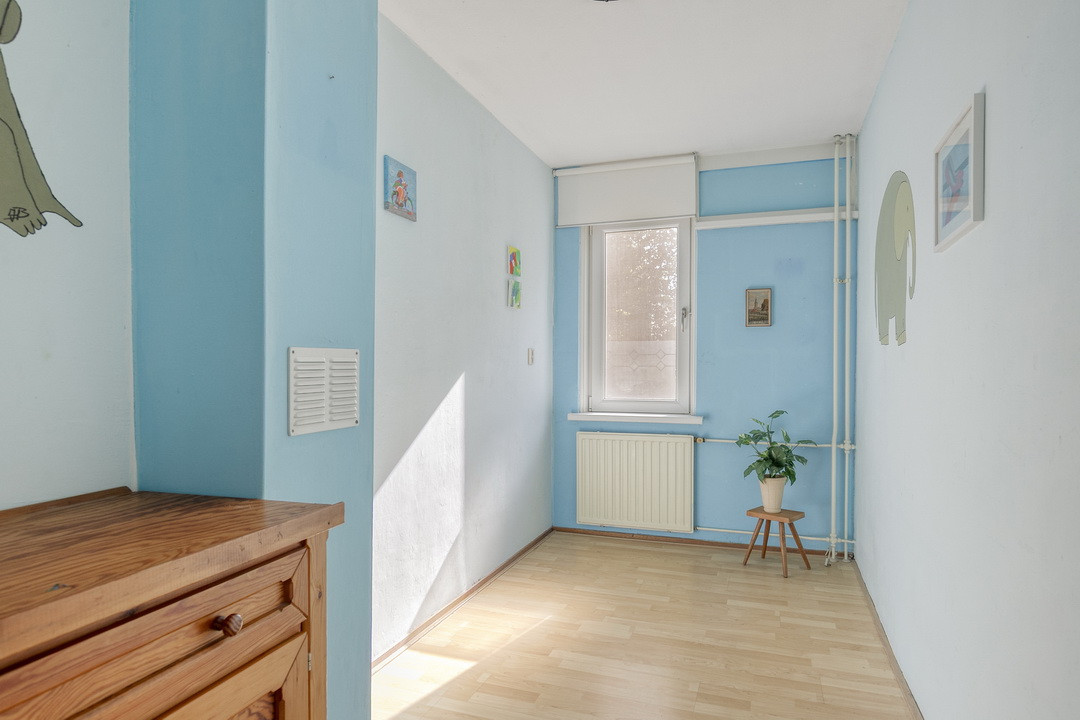 Tussenwoning te koop: Eeshof 6, Ede