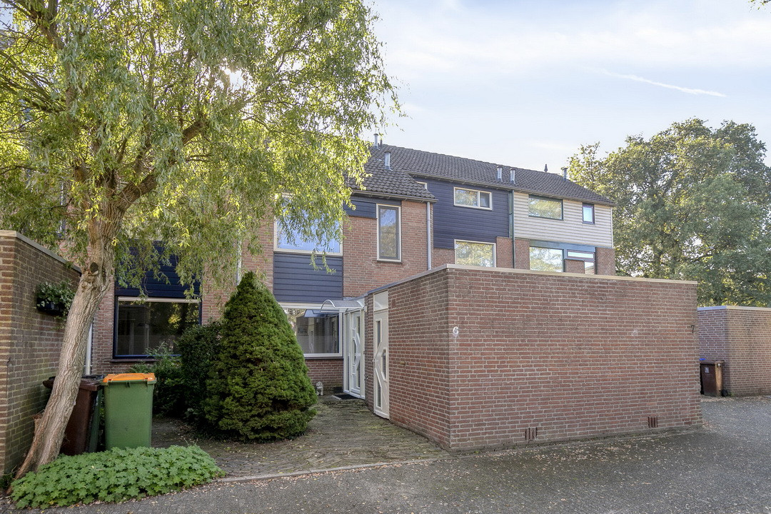 Tussenwoning te koop: Eeshof 6, Ede