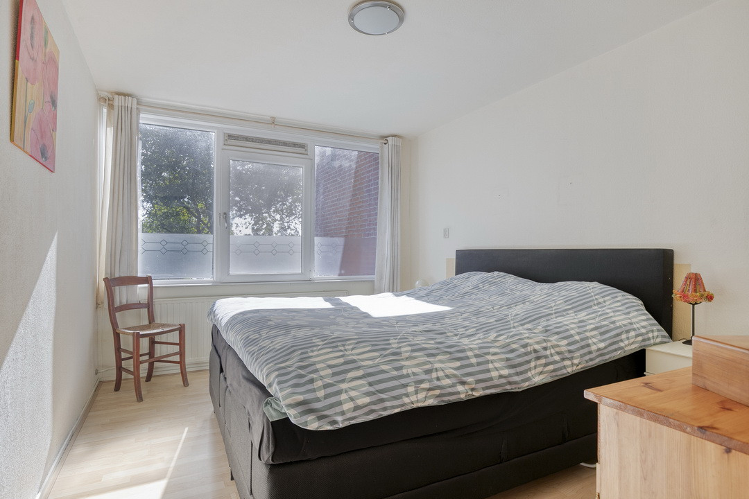 Tussenwoning te koop: Eeshof 6, Ede
