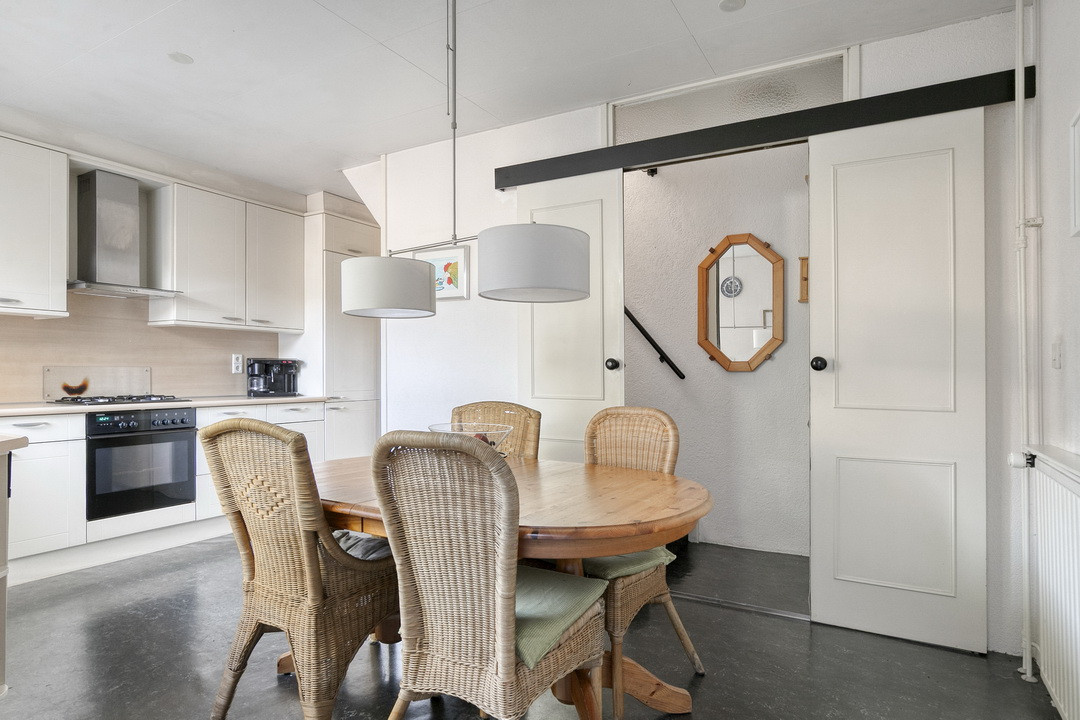 Tussenwoning te koop: Eeshof 6, Ede