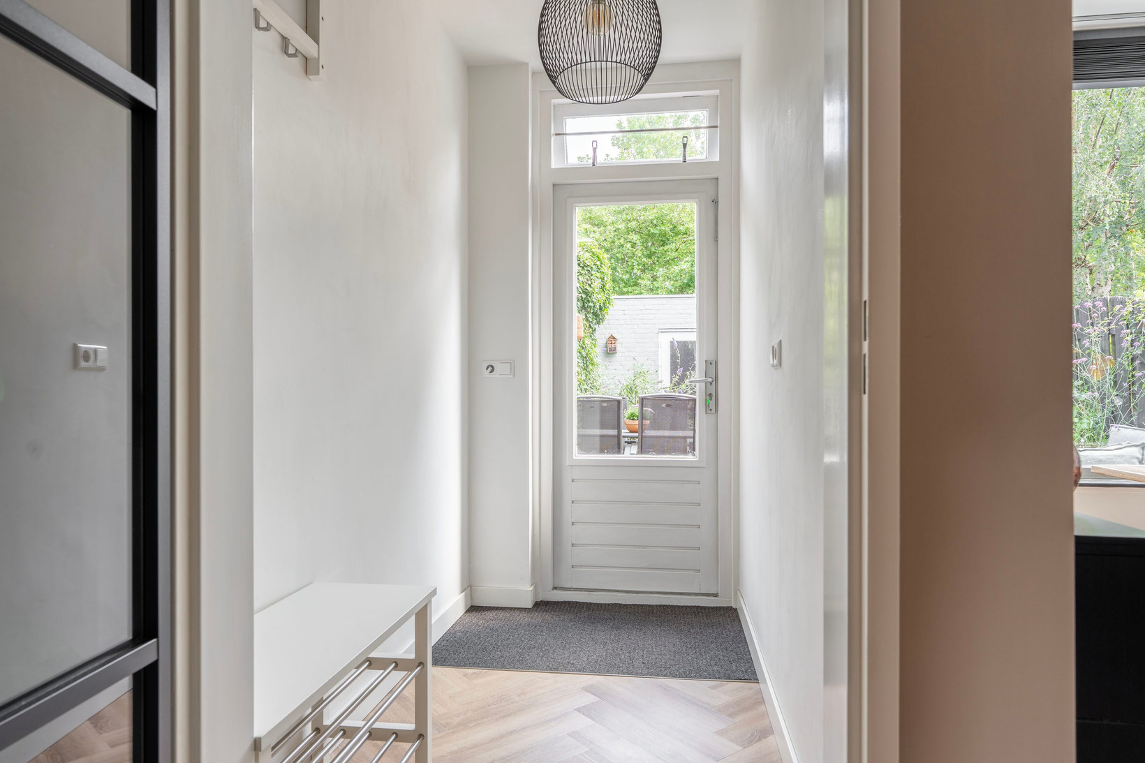 Tussenwoning te koop: Doeshof 6, Ede