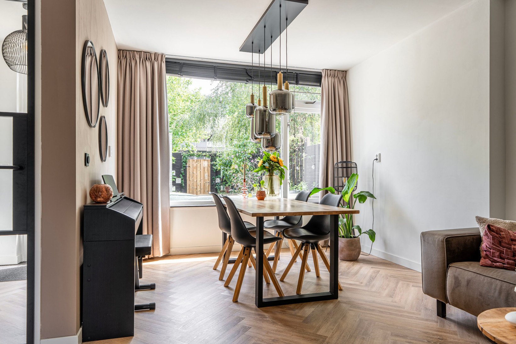 Tussenwoning te koop: Doeshof 6, Ede