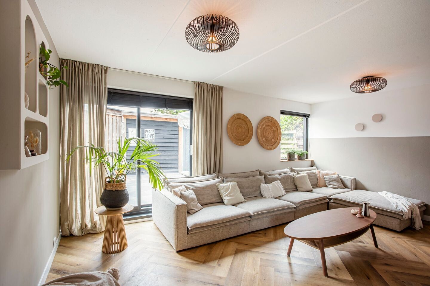 Hoekwoning te koop: Catharinadaal 1, Ede