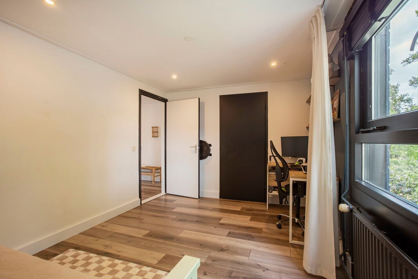 Hoekwoning te koop: Catharinadaal 1, Ede