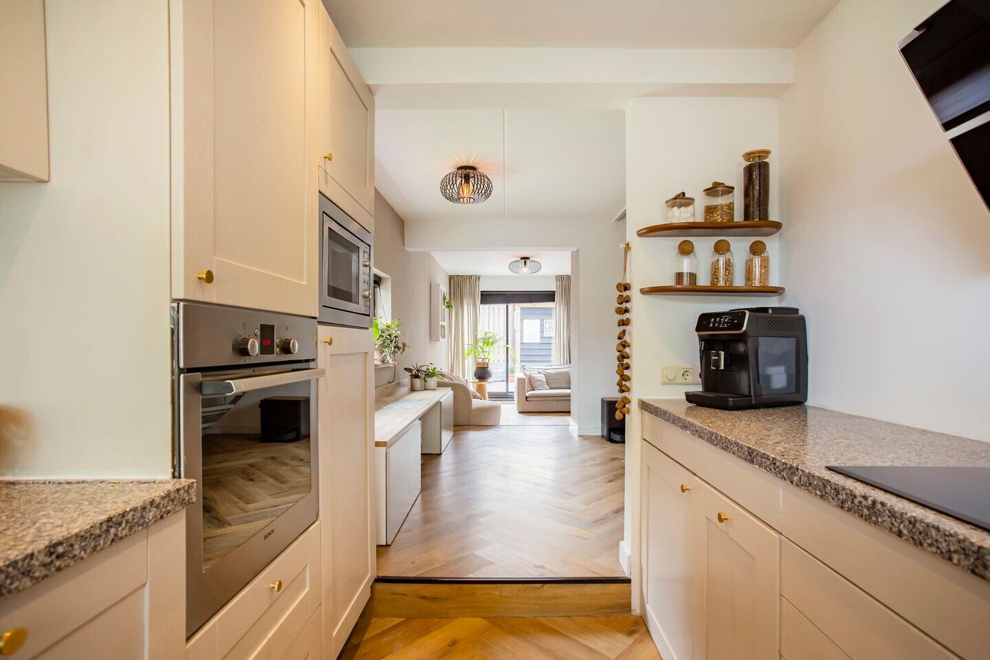 Hoekwoning te koop: Catharinadaal 1, Ede