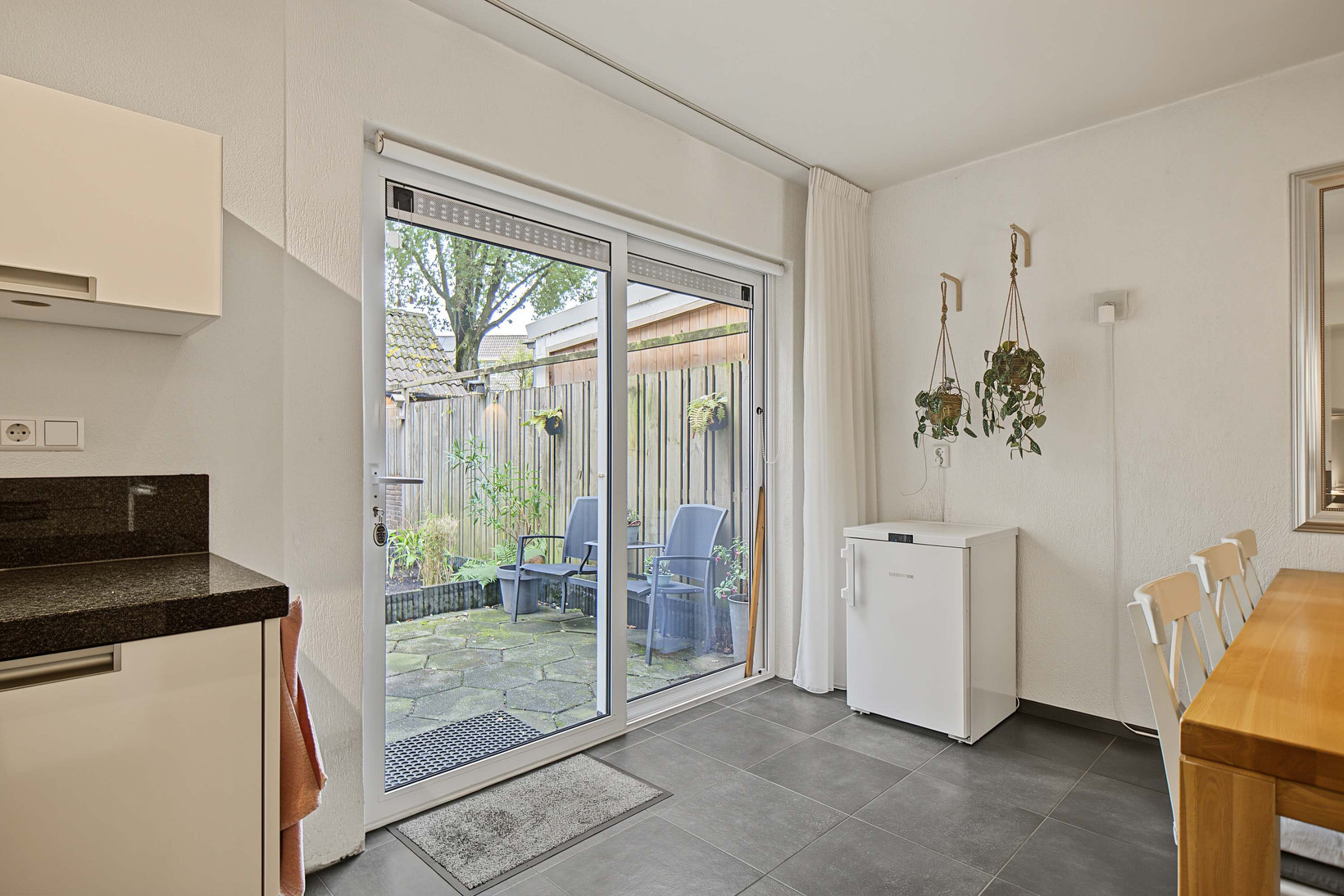 Tussenwoning te koop: Oosterhof 4, Ede