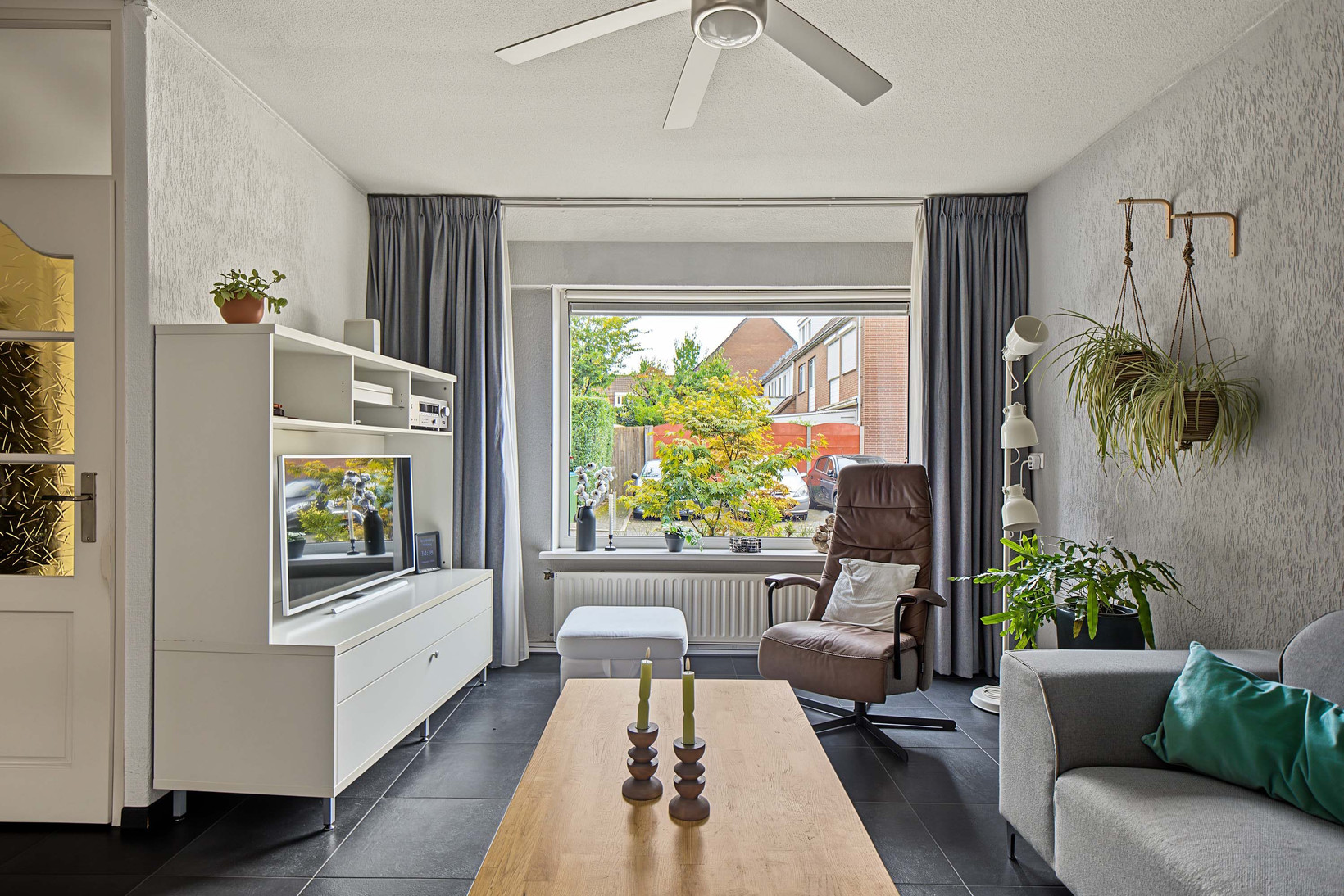 Tussenwoning te koop: Oosterhof 4, Ede