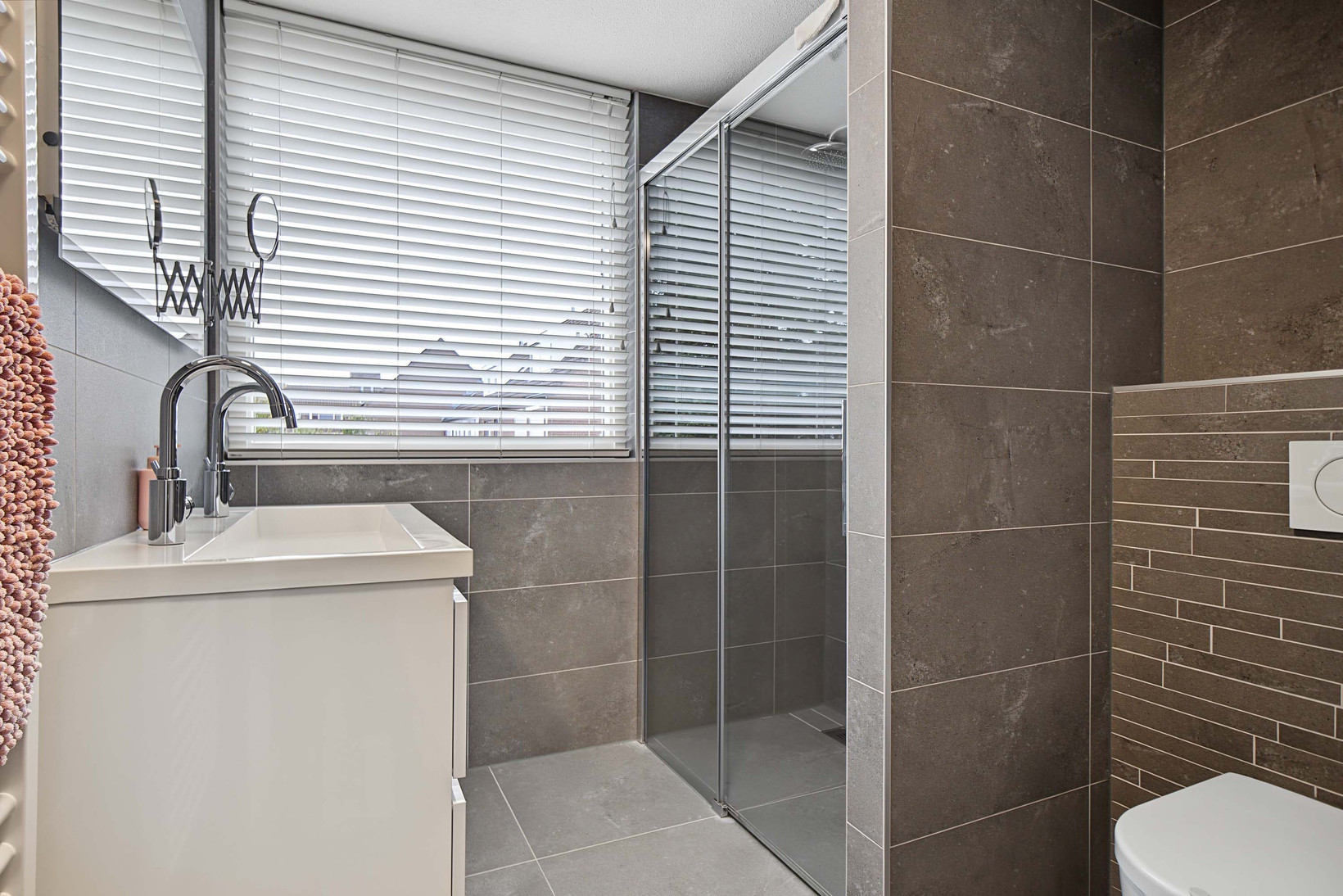 Tussenwoning te koop: Oosterhof 4, Ede