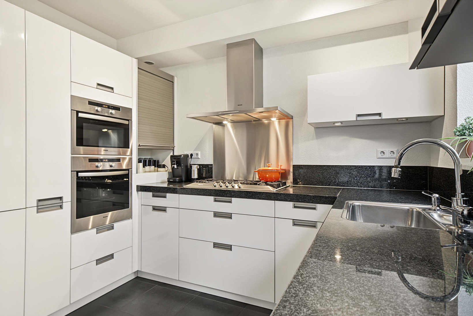 Tussenwoning te koop: Oosterhof 4, Ede