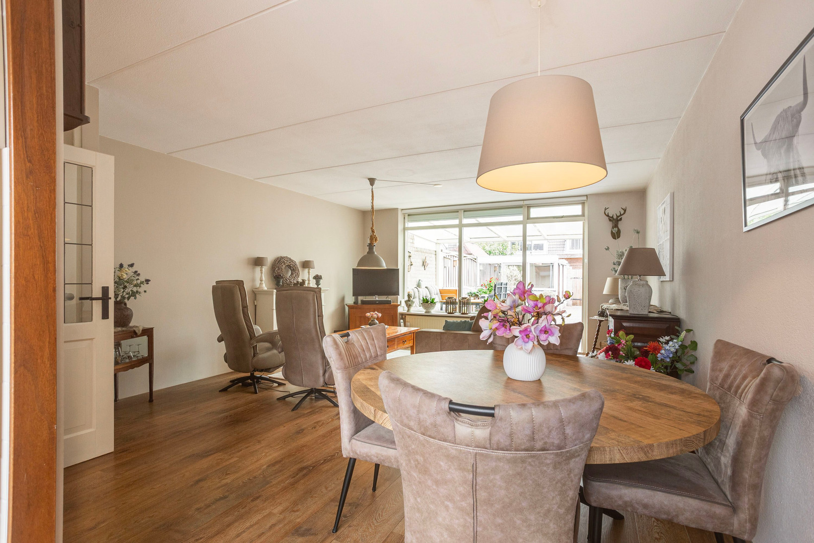 Tussenwoning te koop: Kennedydreef 17, Ede