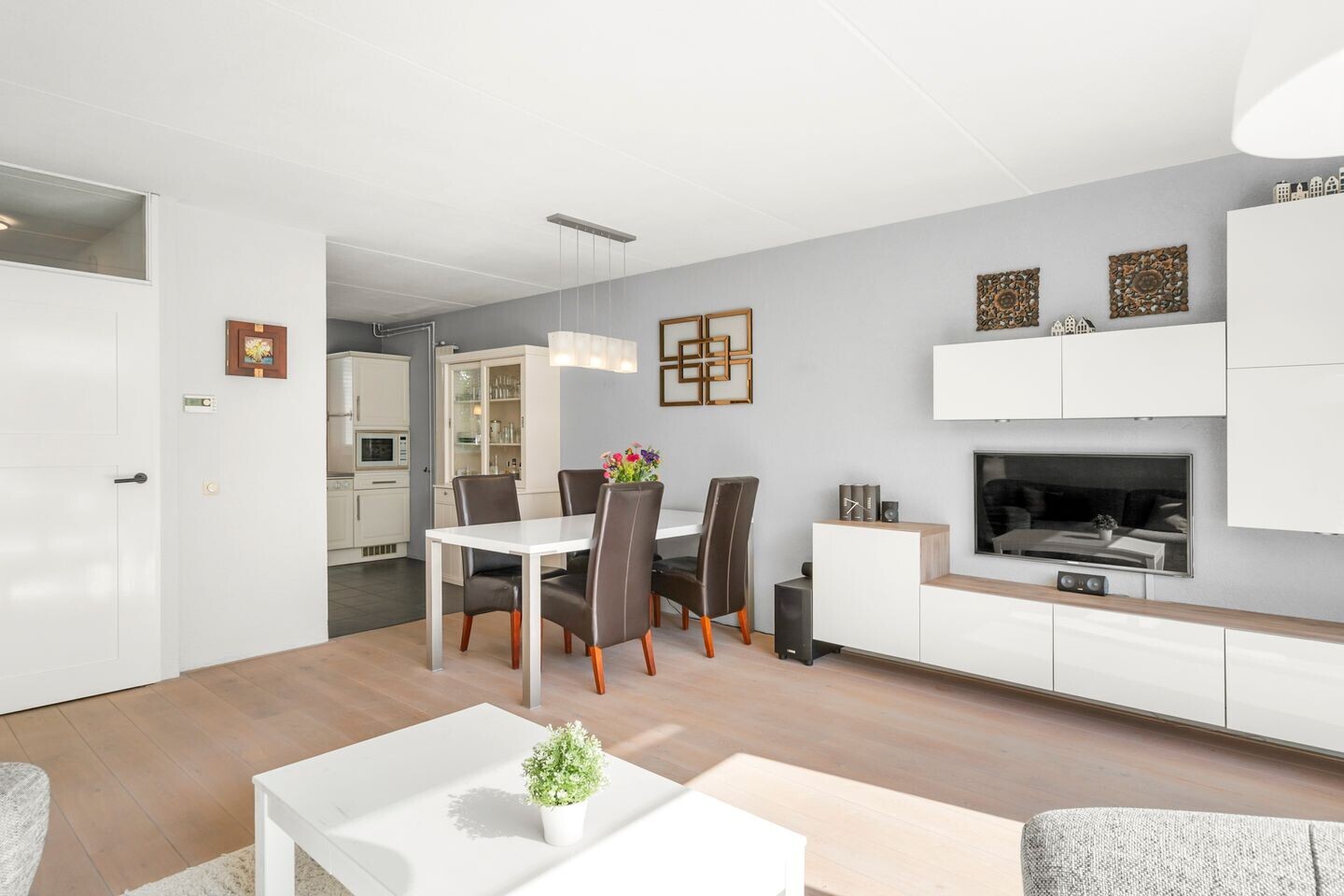 Tussenwoning te koop: Schumansingel 24, Ede