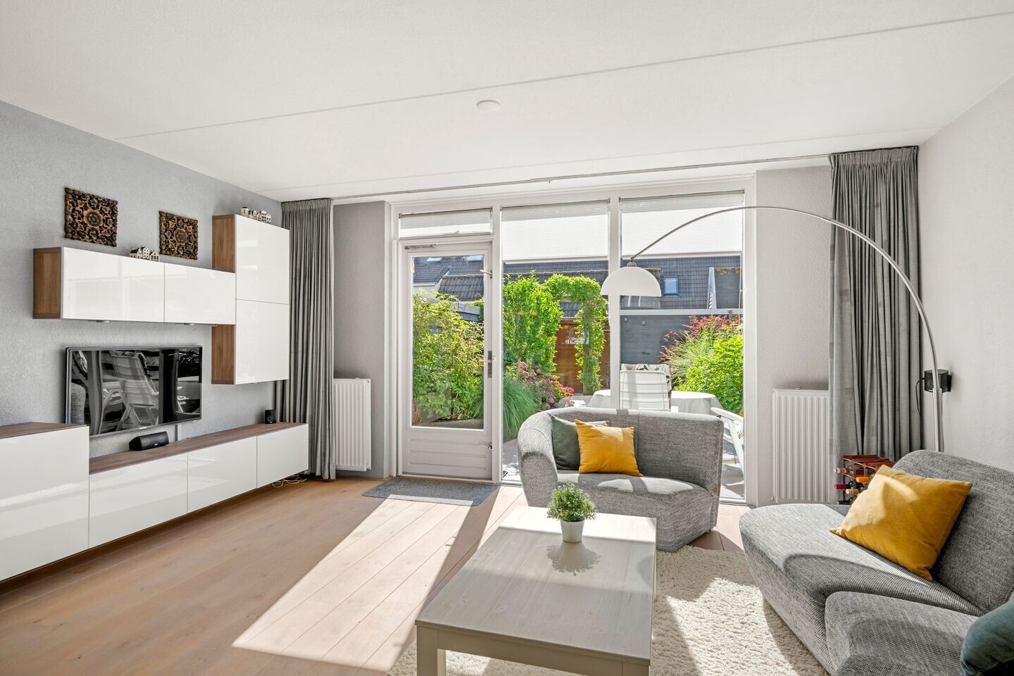 Tussenwoning te koop: Schumansingel 24, Ede
