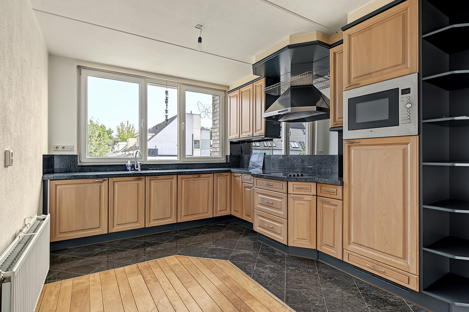 Tussenwoning te koop: Martin Luther Kingstate 84, Ede