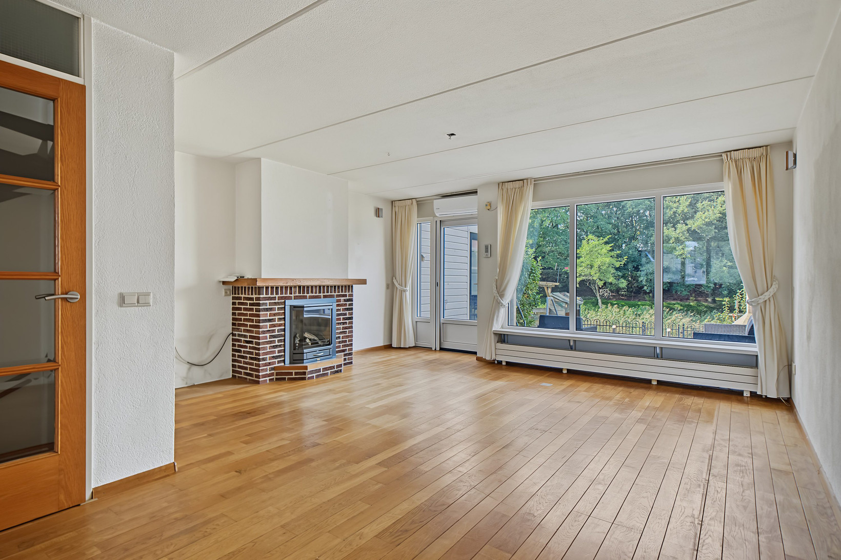 Tussenwoning te koop: Martin Luther Kingstate 84, Ede