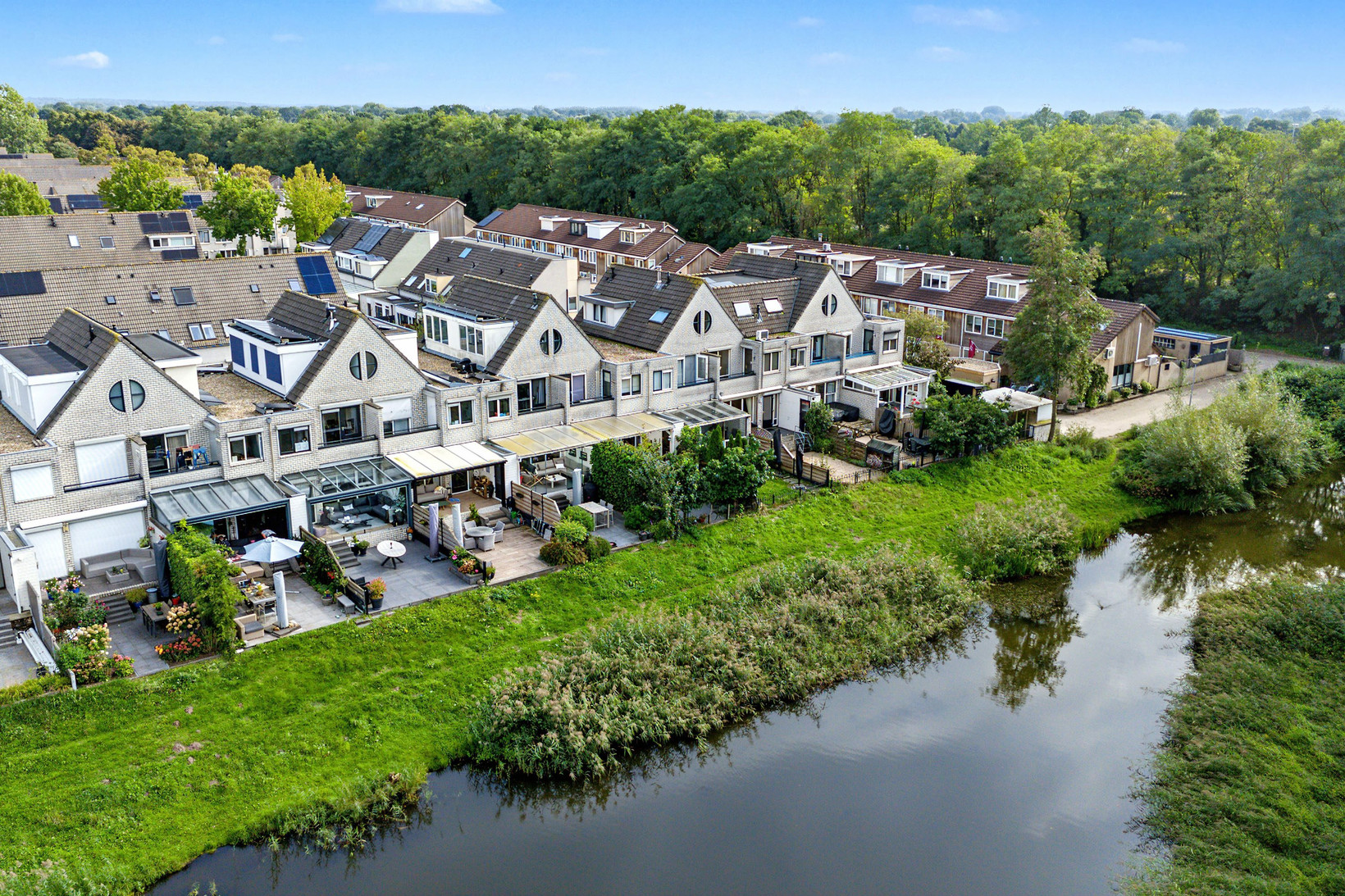 Tussenwoning te koop: Martin Luther Kingstate 84, Ede