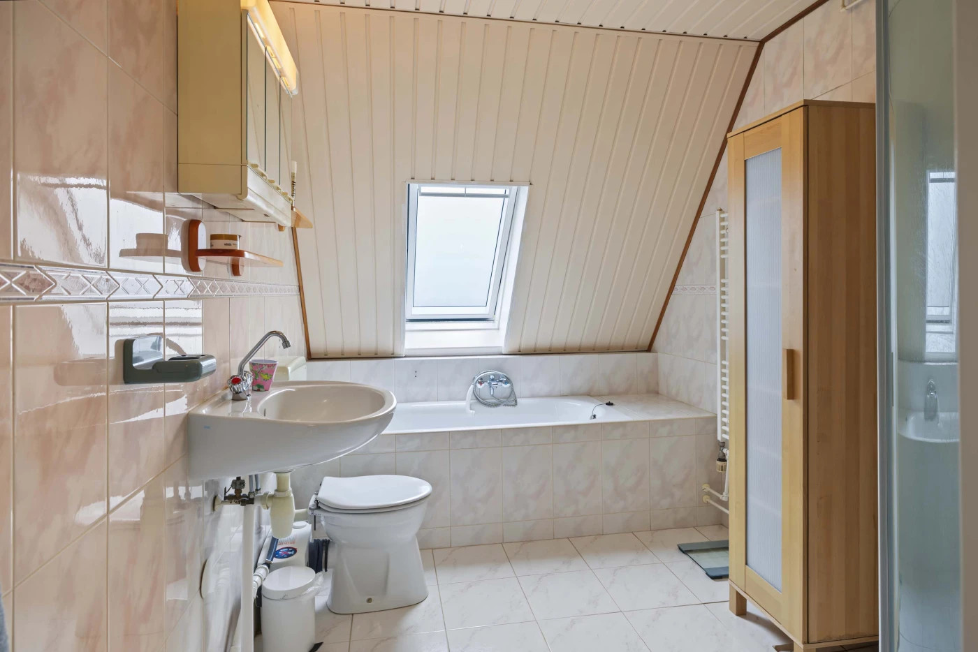 Hoekwoning te koop: Noel-Bakerstate 40, Ede