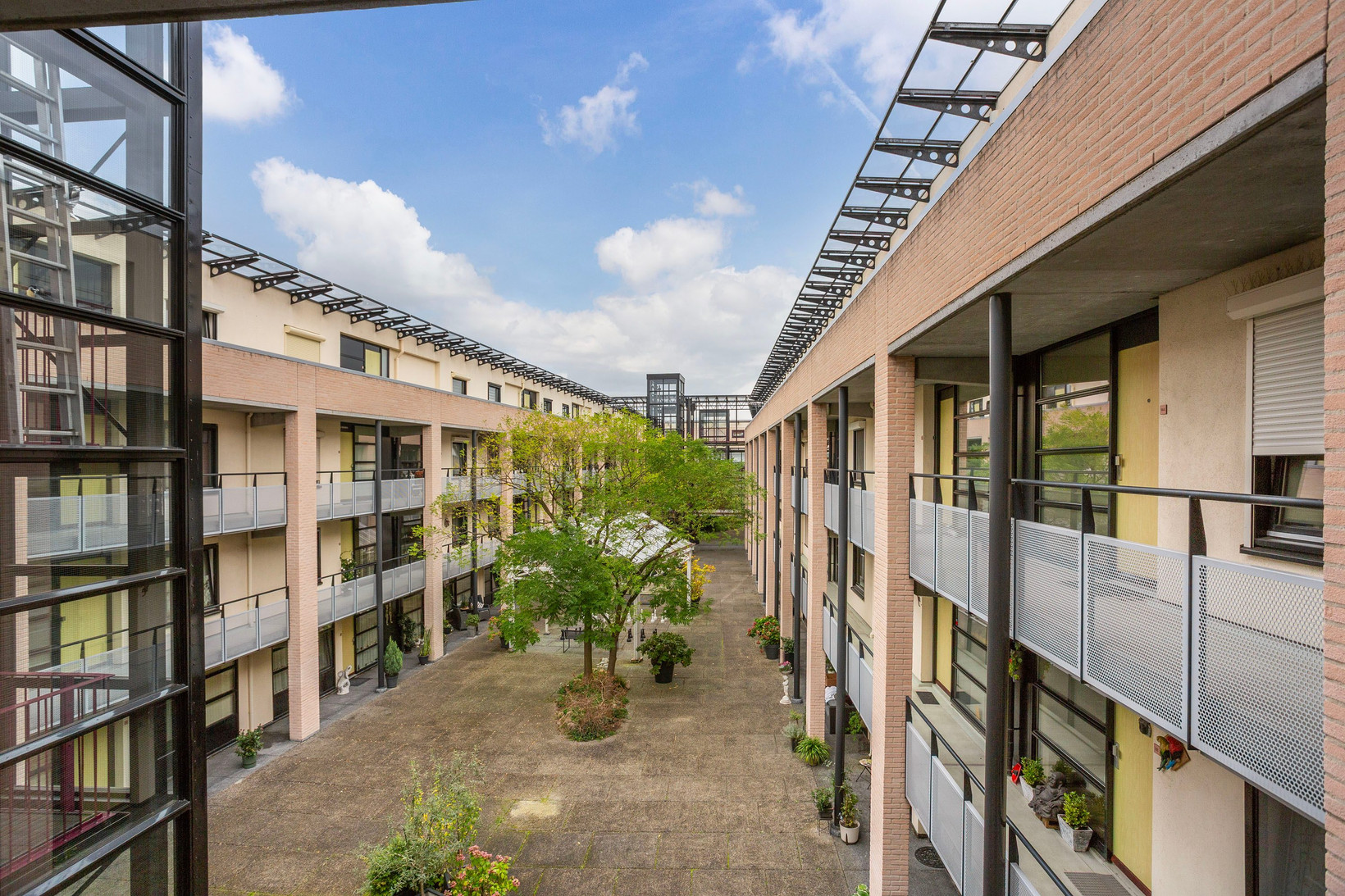 Appartement te koop: Dubčeksingel 142, Ede