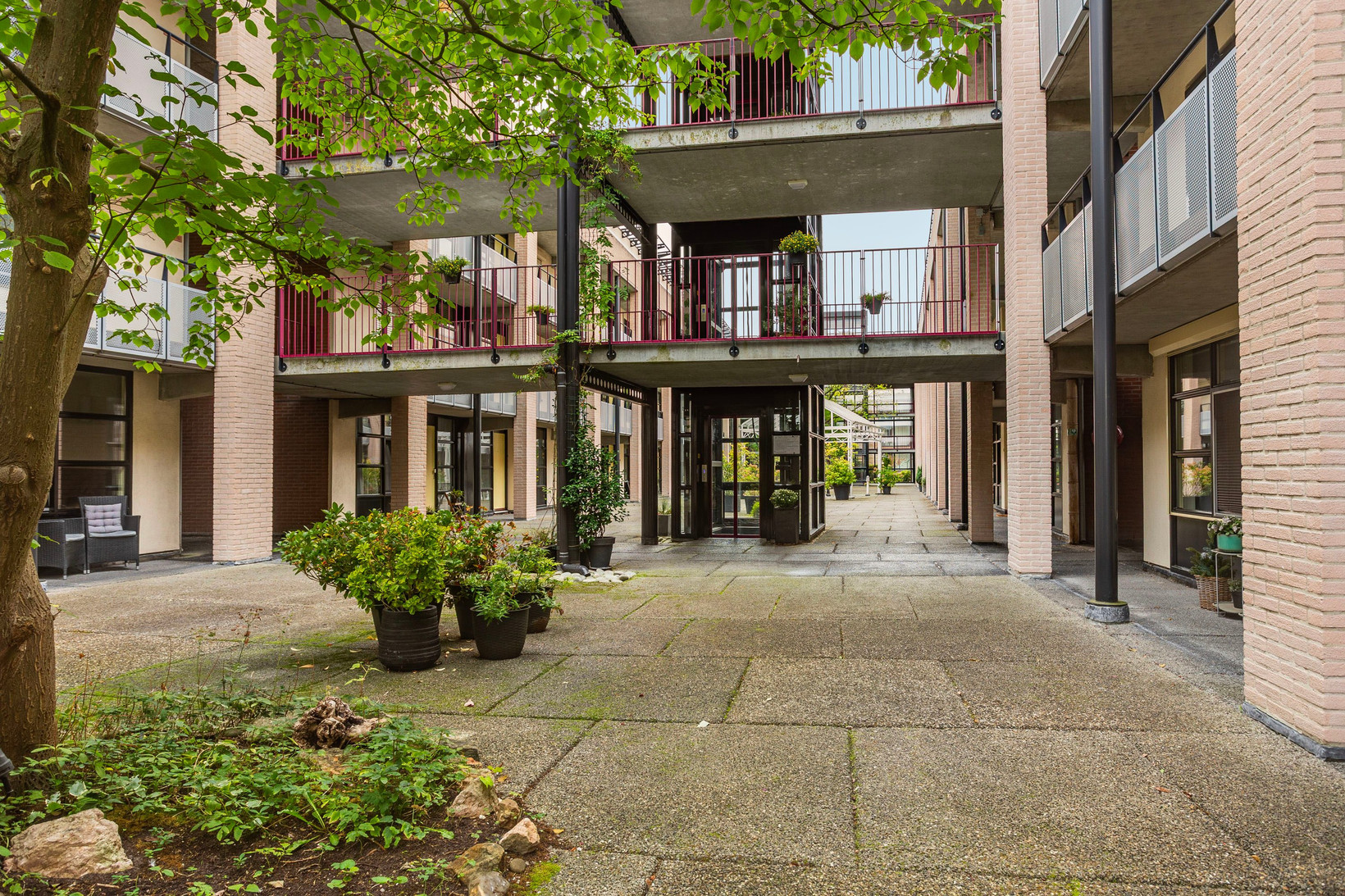 Appartement te koop: Dubčeksingel 142, Ede