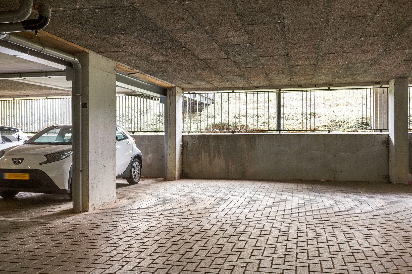 Appartement te koop: Dubčeksingel 142, Ede
