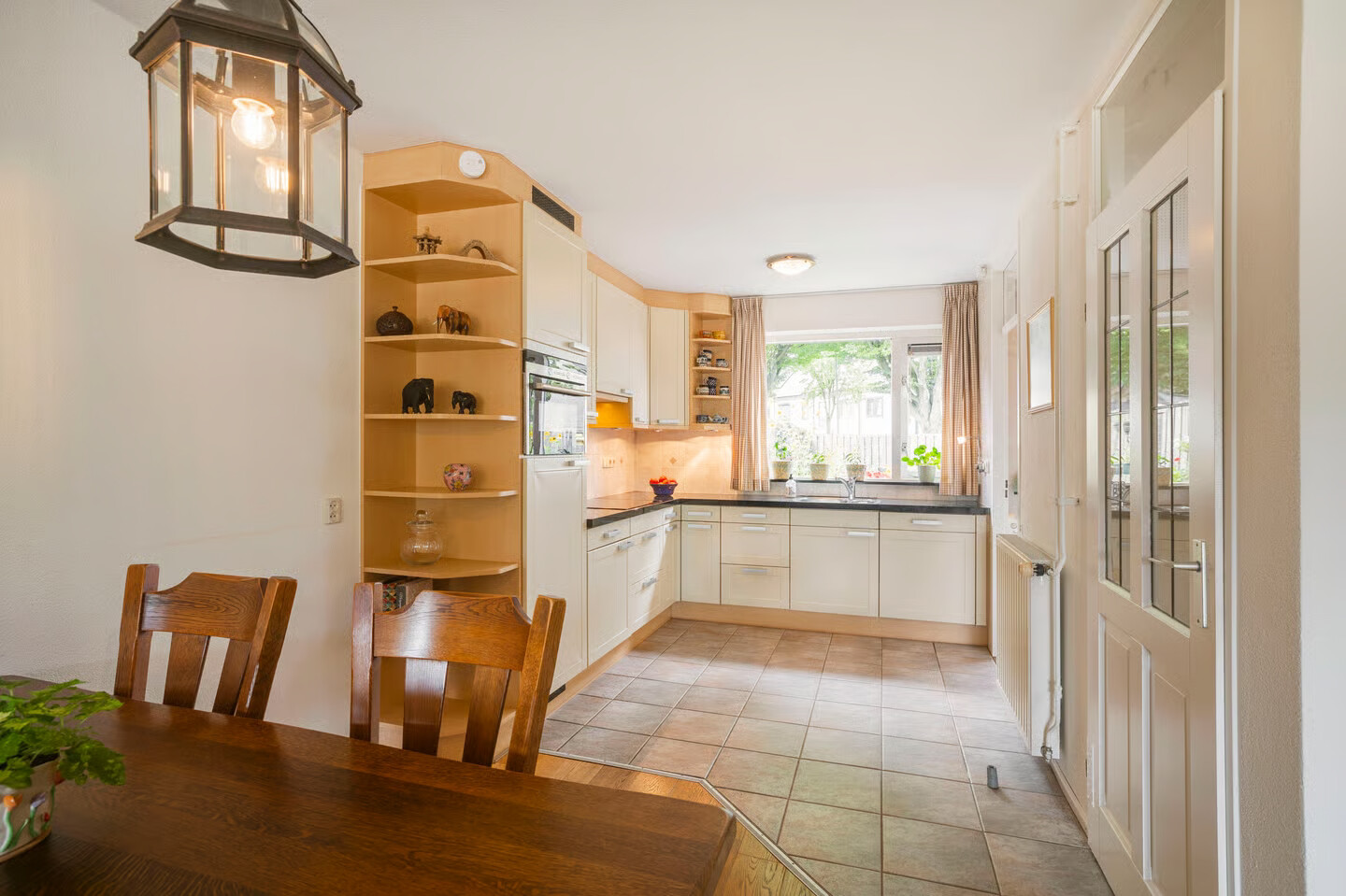 Tussenwoning te koop: Rubensstraat 14, Ede