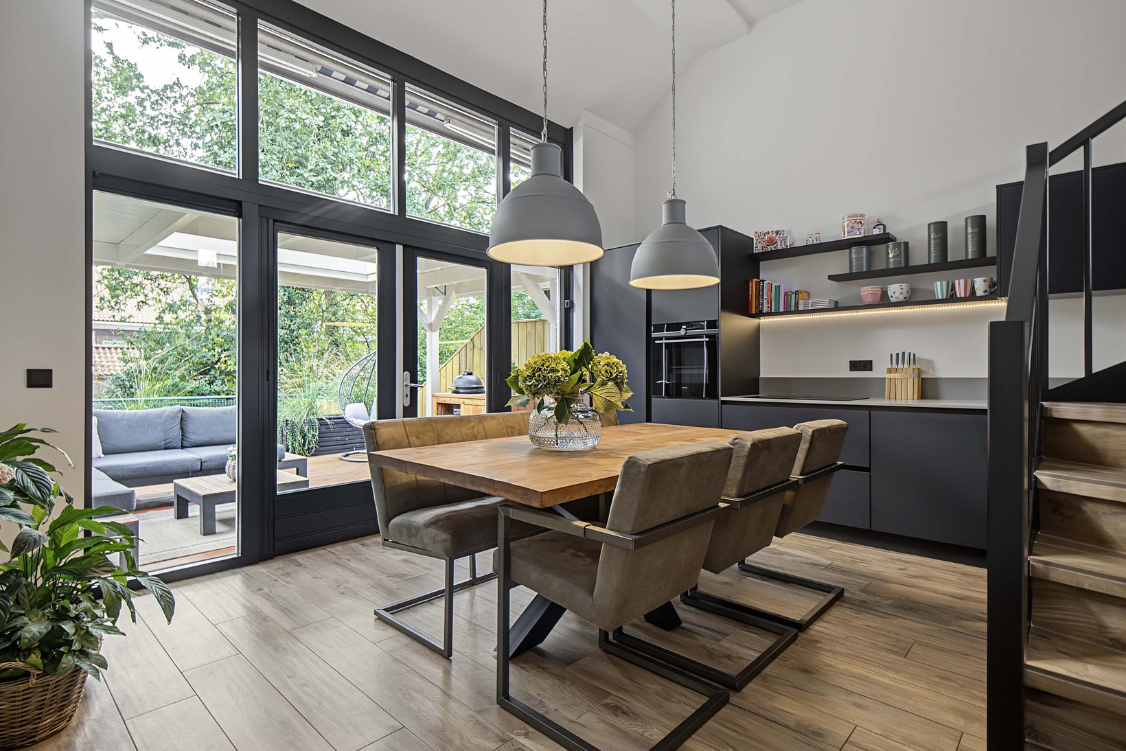 Tussenwoning te koop: Grote Houtplein 12, Ede