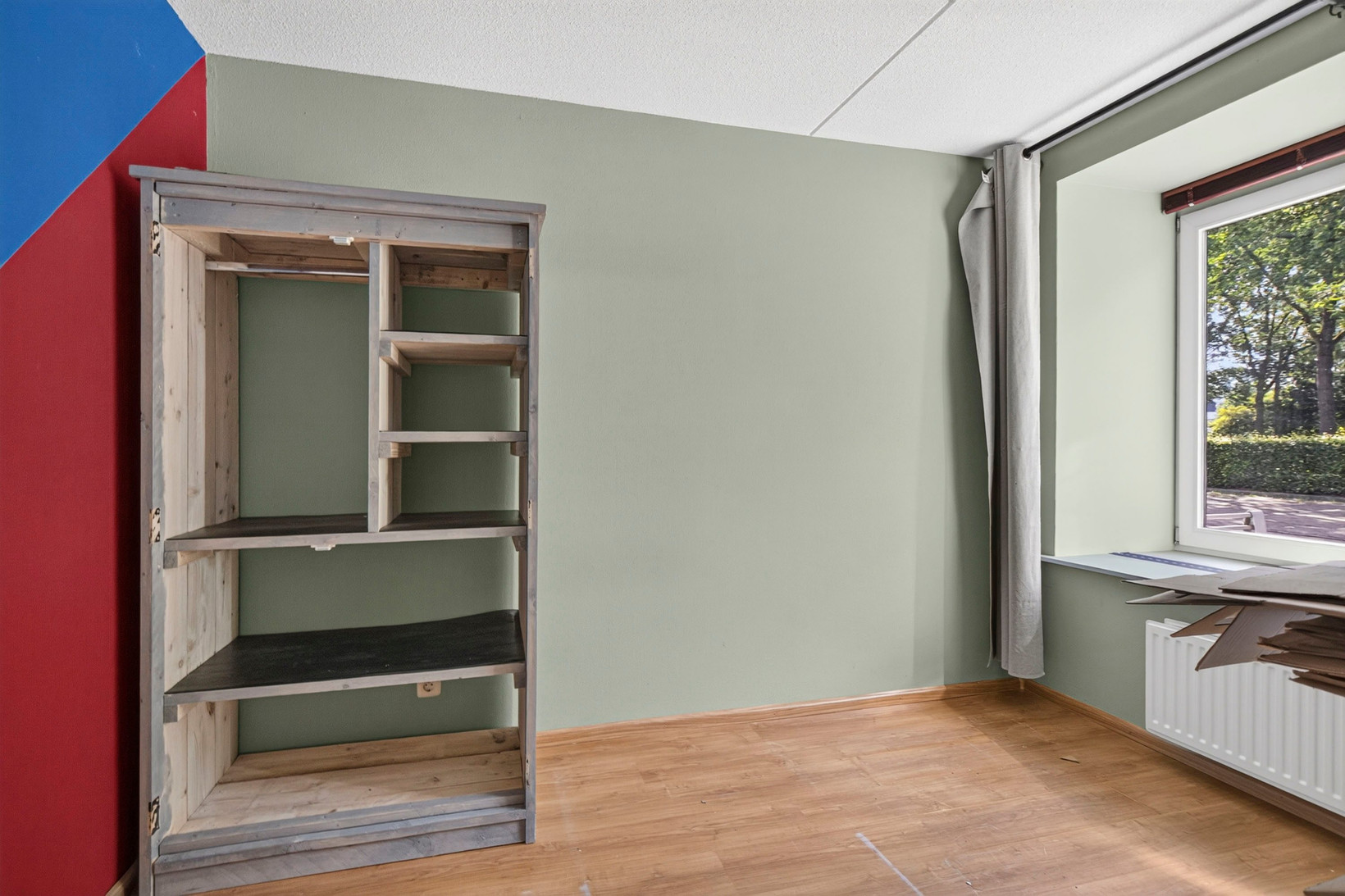 Tussenwoning te koop: Laan van Kernhem 211, Ede
