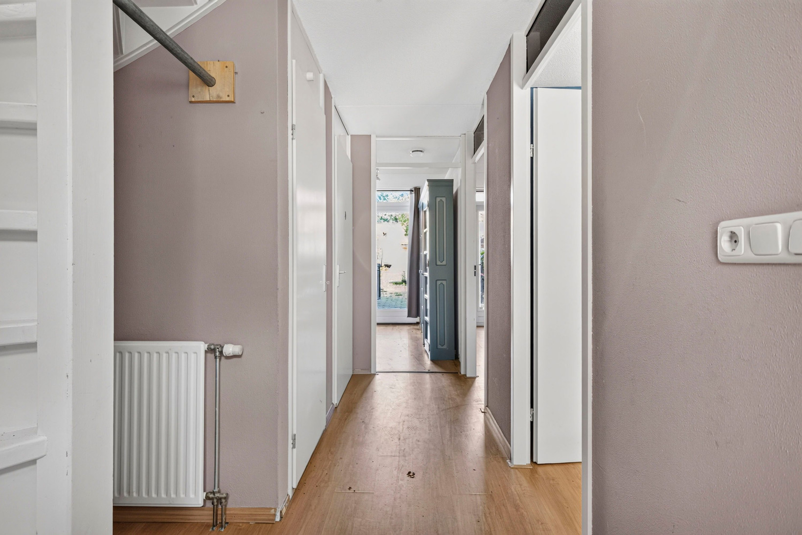 Tussenwoning te koop: Laan van Kernhem 211, Ede
