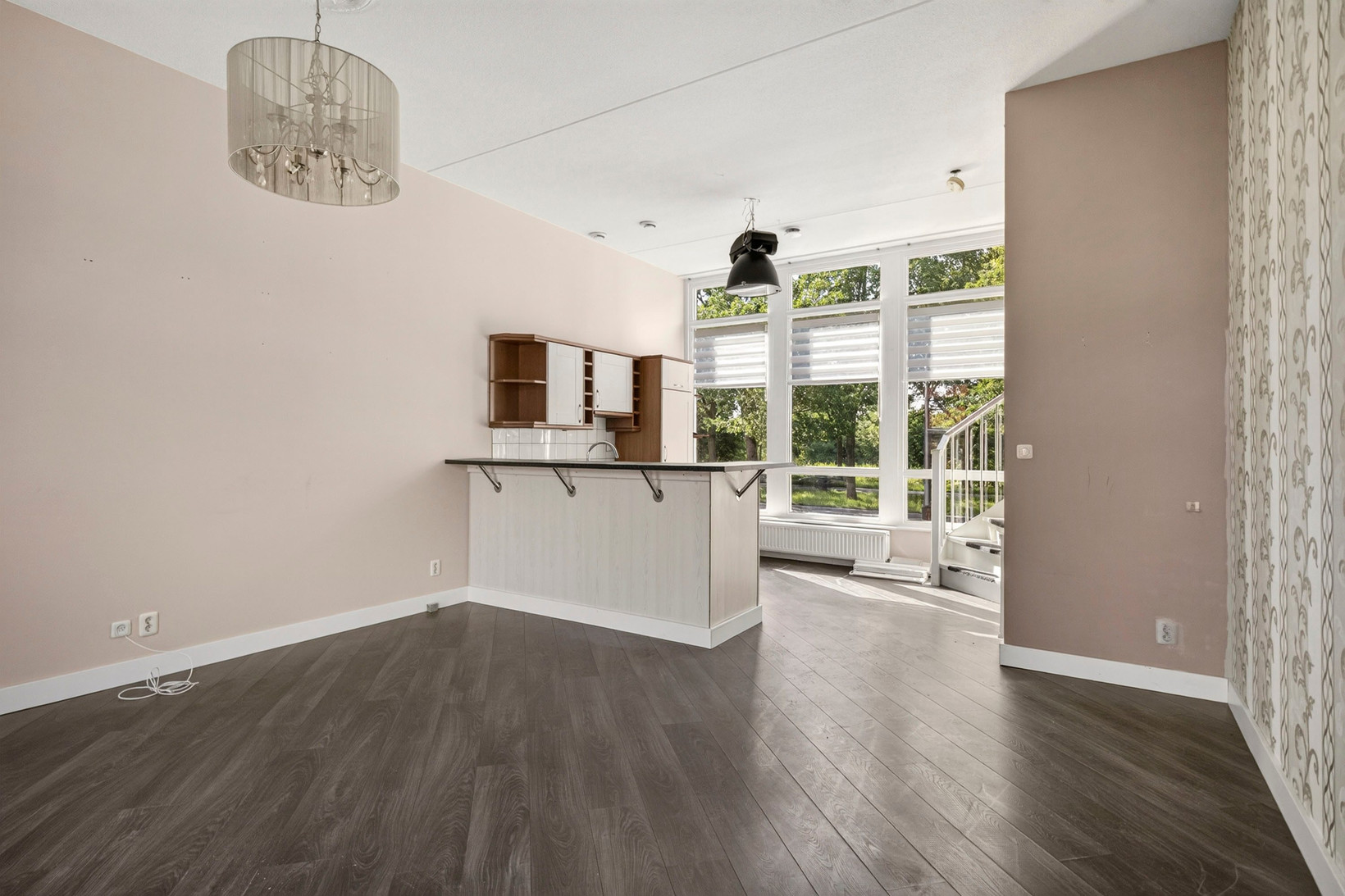 Tussenwoning te koop: Laan van Kernhem 211, Ede